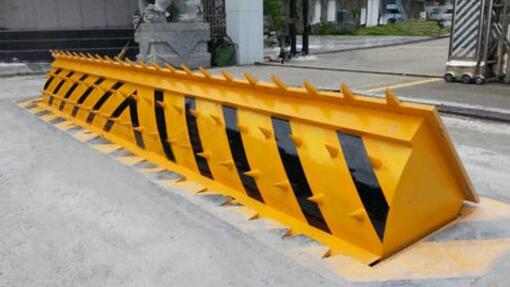 路障機