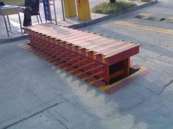 路障機