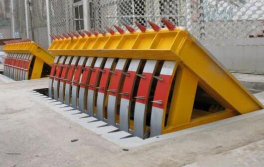 液壓翻板路障機