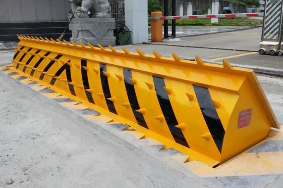 液壓路障機(jī)